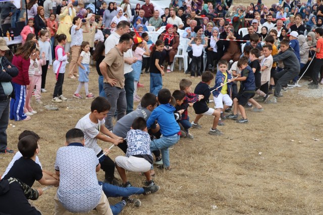 Bafra'da yayla ve keşkek şenliği renkli görüntülere sahne oldu