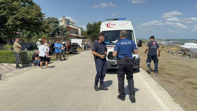 Samsun'da yaşlı adam denizde boğulma tehlikesi geçirdi