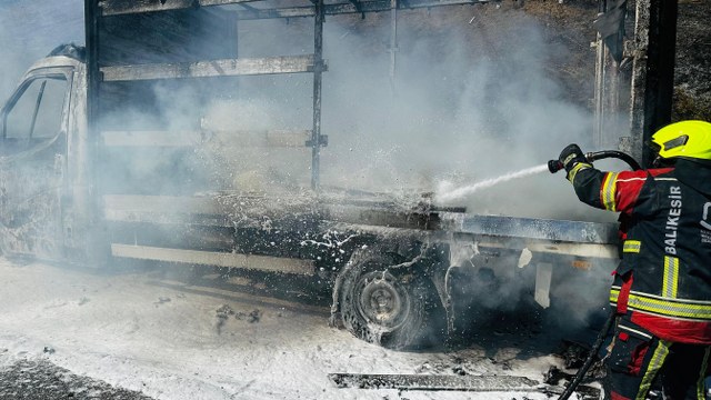 Amasya'da orman yangını! Rüzgarın etkisiyle büyüdü