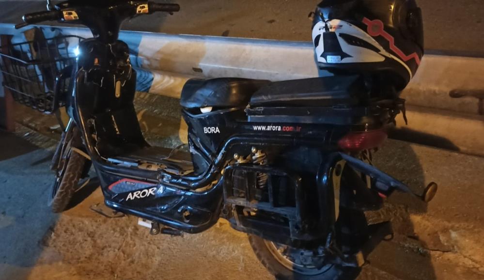 Samsun'da motosiklet ile elektrikli bisiklet çarpıştı! Durumları ağır