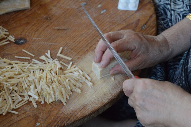 Samsun'da kadınlar kışlık erişte ve çorbalık hazırladı
