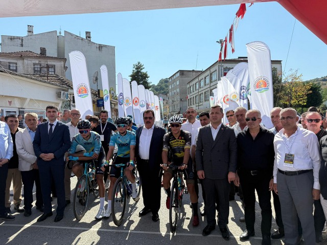 3. Uluslararası Kurtuluş Yolu Bisiklet Turu'nun 4. Etabı Alaçam'da start verildi
