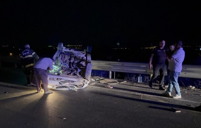 İki otomobil birbirine girdi! Feci kazada 10 kişi yaralandı