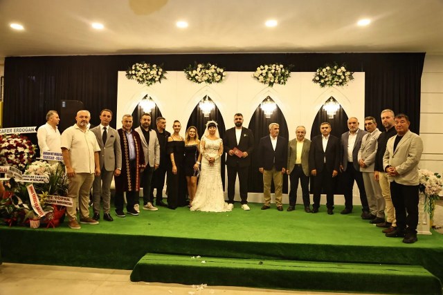 Gazeteci Ahmet Çağdaş Çatoğlu ile Selma Güner dünyaevine girdi