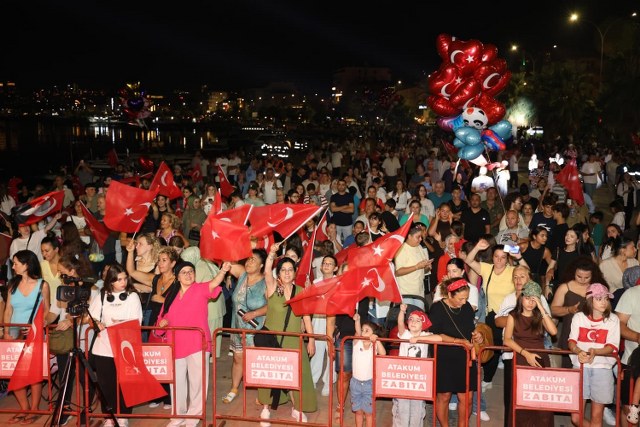 Samsun Atakum’da Zafer Bayramı coşku ile kutladı