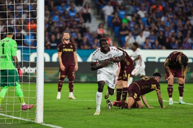 Thomas Reis 1 puanı taraftara armağan etti