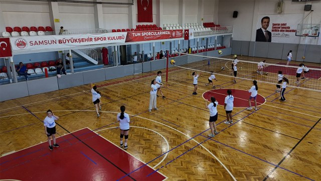 Büyükşehir'in yaz spor okullarına büyük ilgi