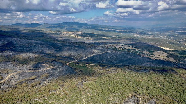 Kastamonu-Karabük sınırındaki yangınlar kontrol altına alındı