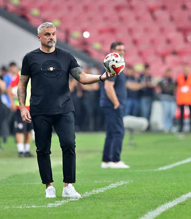 Samsunspor 9 günde evinde 3 maç yapacak