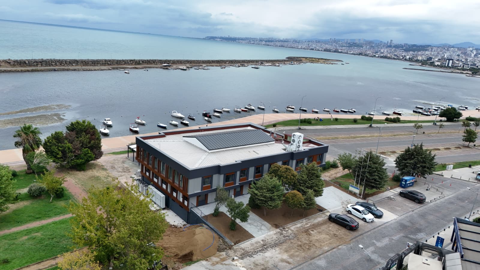 Büyükşehir Belediyesi’nin Petek Genç projesi açılış için gün sayıyor