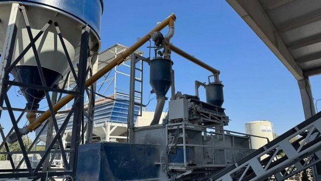 Fabrikada beton mikserine düşen işçi hayatını kaybetti