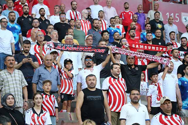Samsunspor'dan kombine çağrısı: 'Kombinede ligde ilk 10'a girmeliyiz'