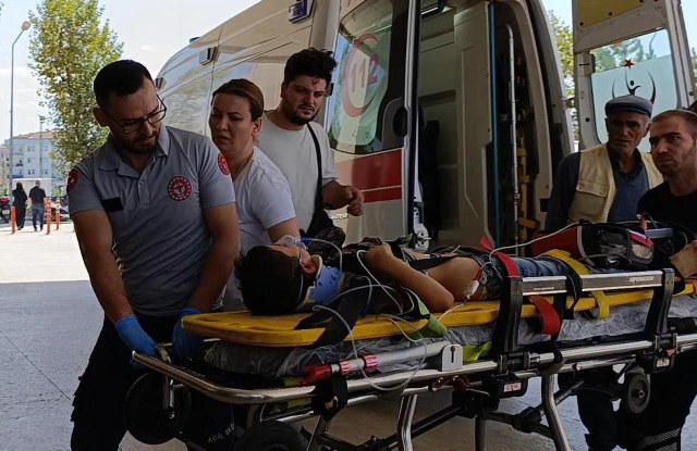 Bursa'da balkondan düşen çocuk yaşam savaşı veriyor