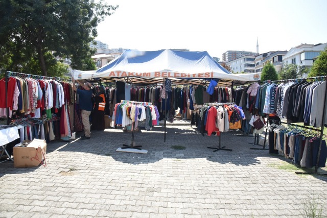 Atakum Belediyesi'nden öğrencilere giyim ve kırtasiye desteği