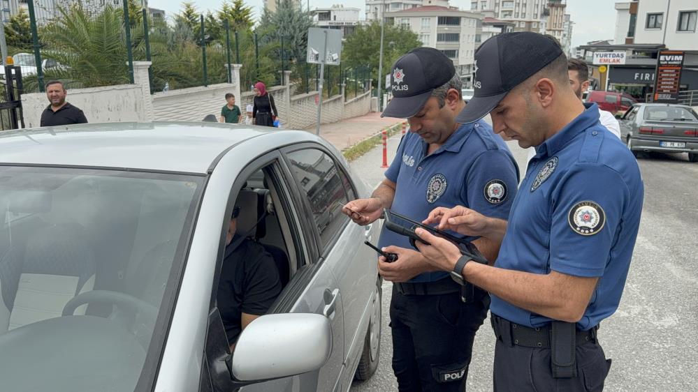 Samsun polisi okul çevrelerini denetledi