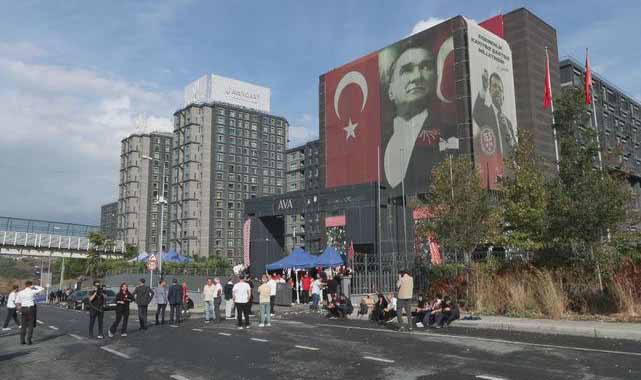 Gürsel Tekin, CHP İstanbul İl Başkanlığına geldi