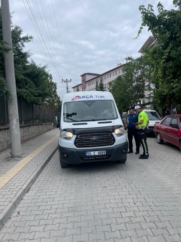 Samsun'da okul servislerine denetim! 5 servis şoförüne para cezası