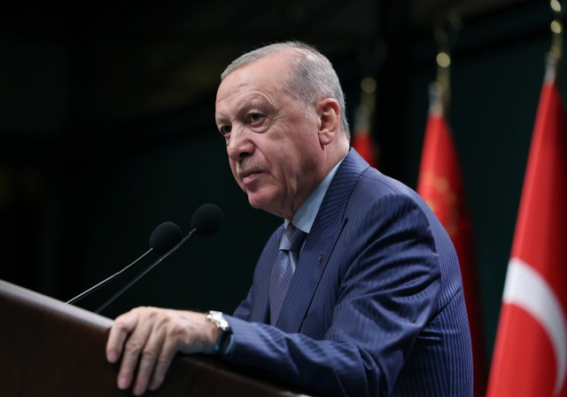 Cumhurbaşkanı Erdoğan evlenecek gençlere verilen desteğin arttırıldığını duyurdu