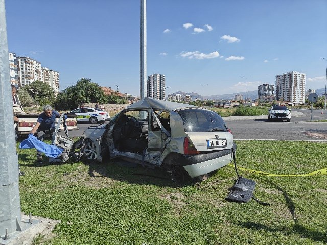 Ölüme birlikte giden anne ve oğlu toprağa verildi