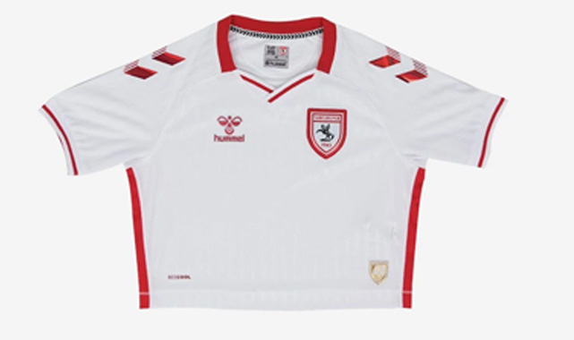 Samsunspor'dan crop beyaz forma! Satışa sunuldu