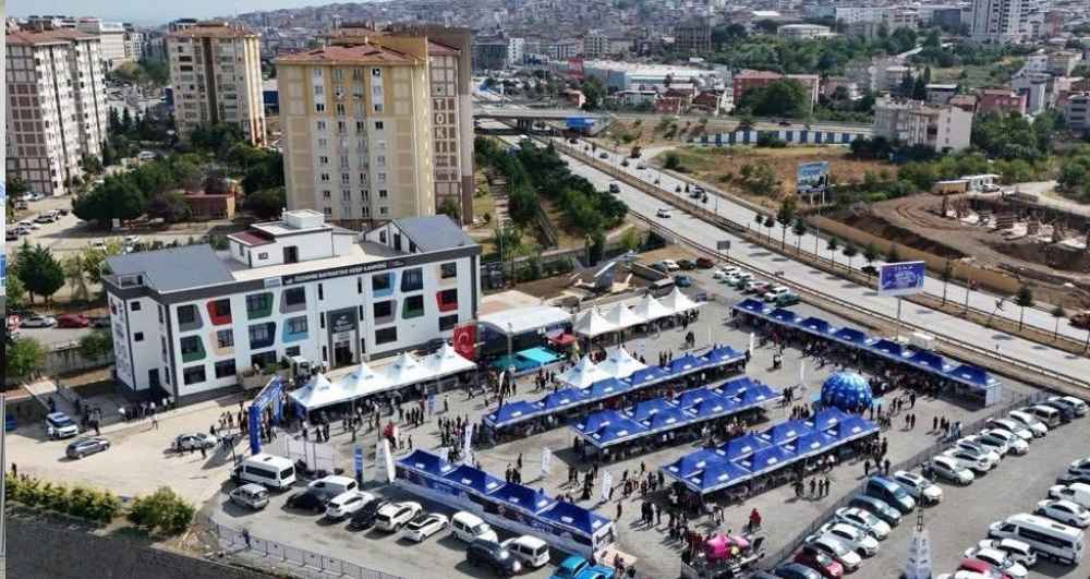 CANİKFEST Rüzgârı: Türkiye'nin En Büyük Yapay Zekâ Festivali Devam Ediyor