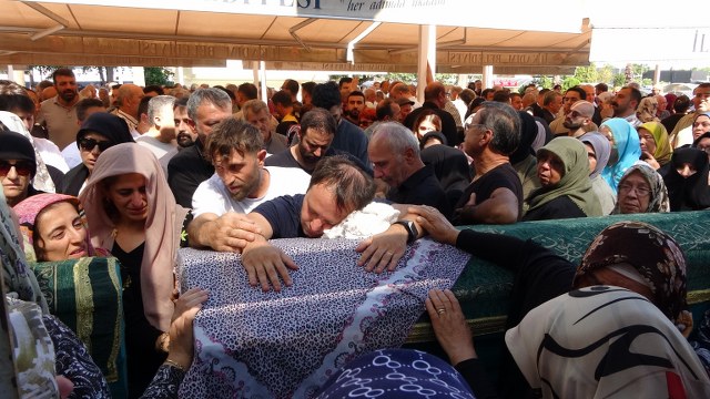 Samsun'da feci kazada ölen anne ve oğluna hüzünlü veda!