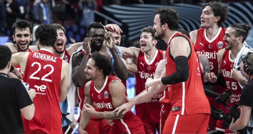 12 Dev Adam tarih yazmak için parkede: Şampiyonluk zamanı!