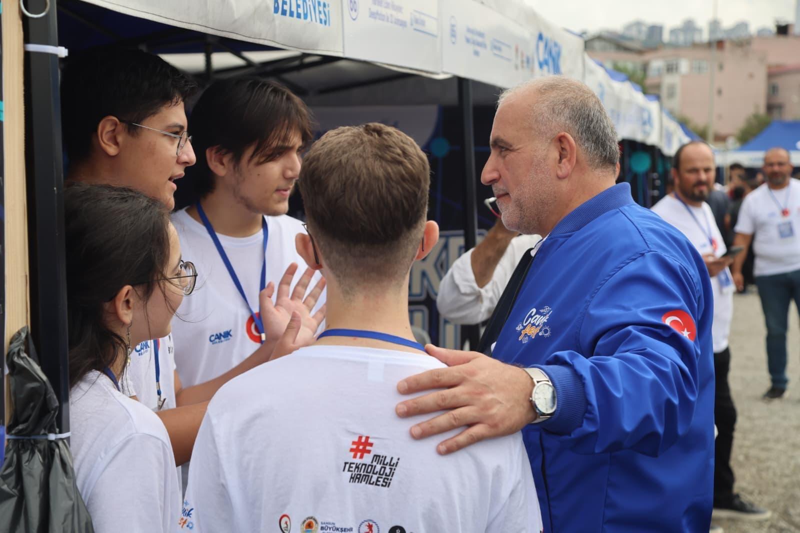 Canik Belediyesi'nden rekor! Binlerce kişi yapay zeka teknolojisiyle tanıştı