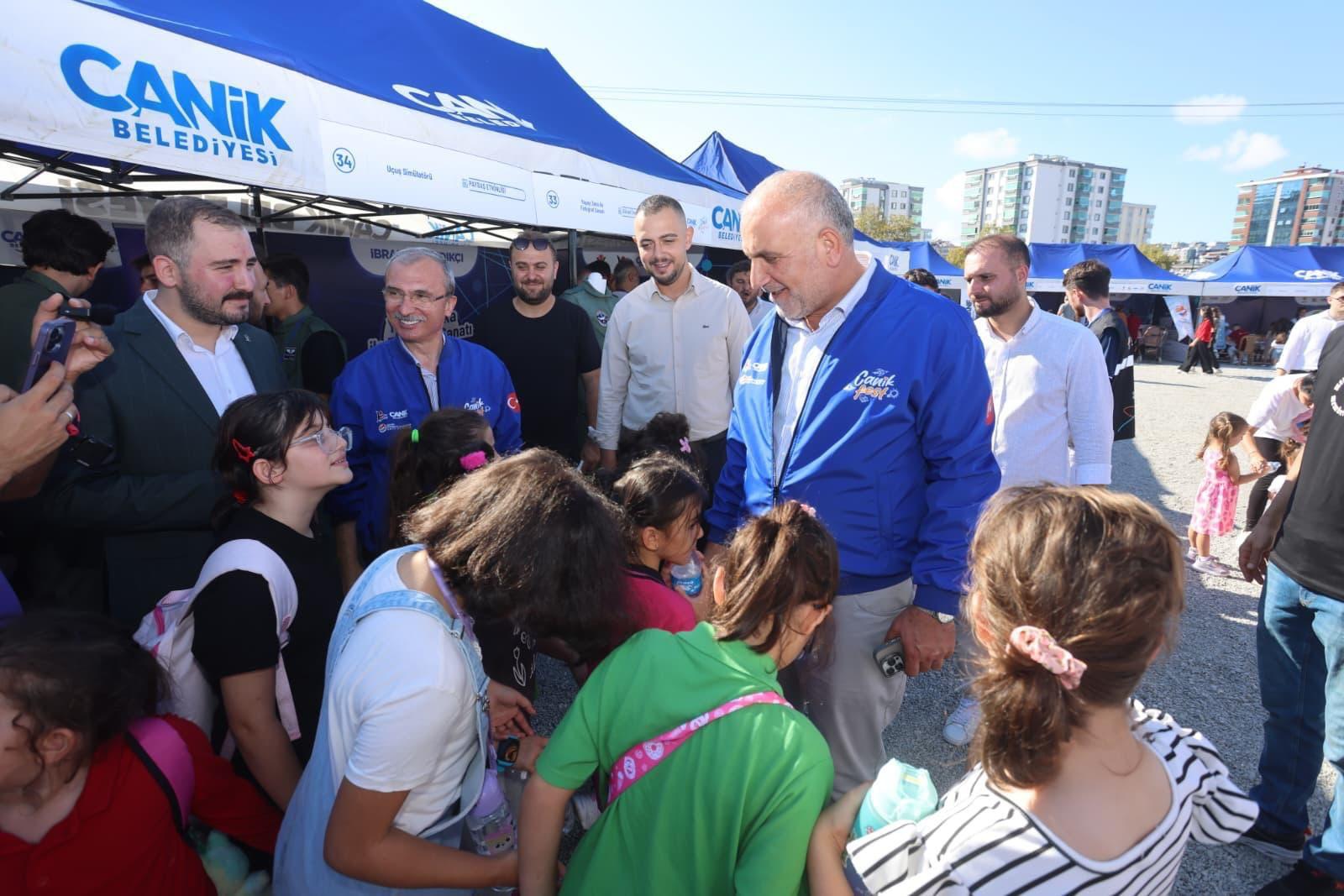 Canik Belediyesi'nden rekor! Binlerce kişi yapay zeka teknolojisiyle tanıştı
