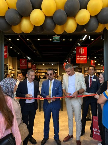 Lovelet AVM'de görkemli açılış! 7 mağaza aynı anda kapılarını açtı 