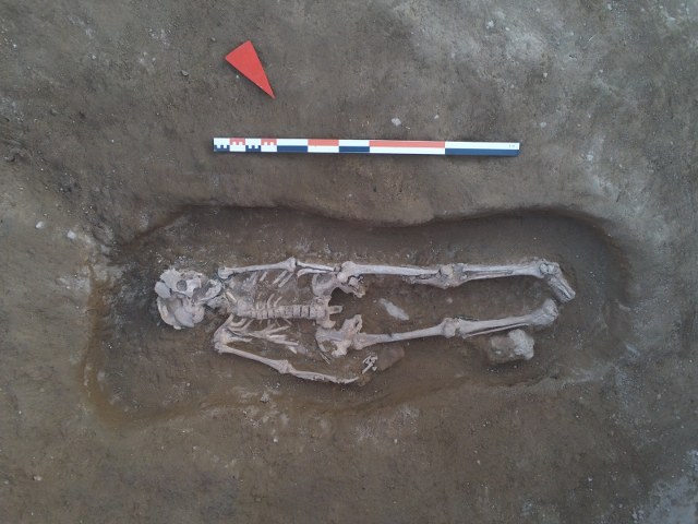 İkiztepe Höyüğü'nde yapılan kazılarda "hediyeli mezarlar" ortaya çıkarıldı