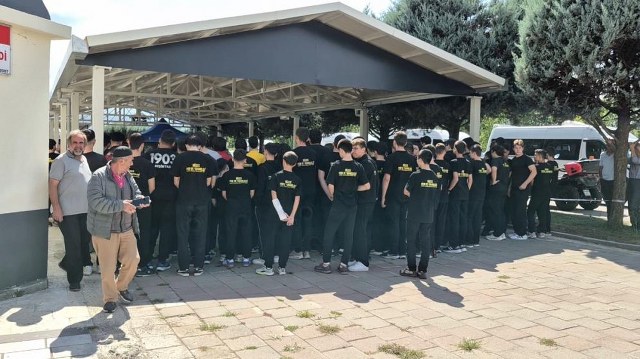 Evinde baygın halde bulunan çocuk son yolculuğuna uğurlandı