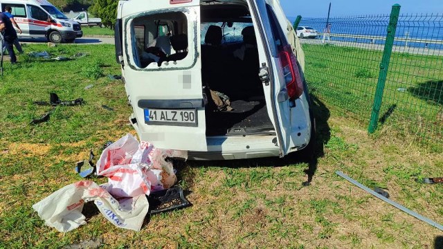 Giresun'da kavşakta kaza: 3 yaralı