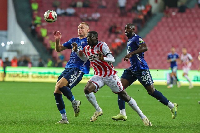 Samsunspor, Kasımpaşa ile golsüz berabere kaldı