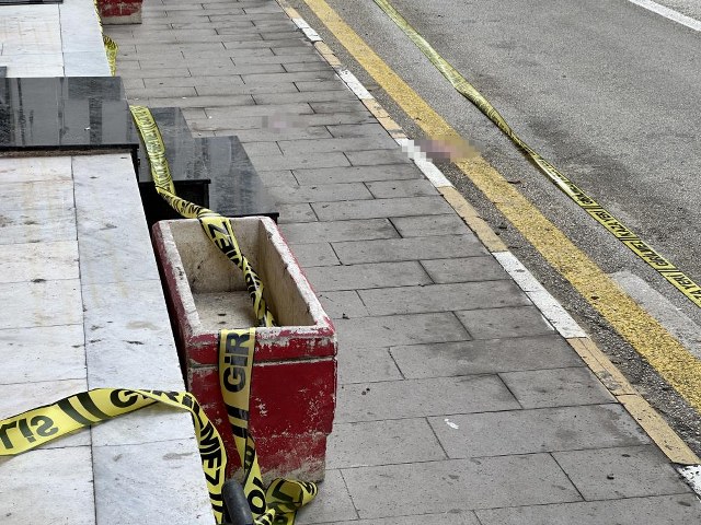 Genç kadın, otelin penceresinden düşerek hayatını kaybetti