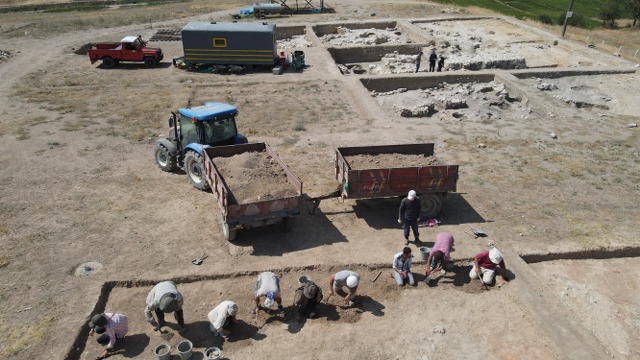 Samsun'da Hititlerin kutsal kenti Nerik'te 3 bin 500 yıllık fındık fosili bulundu