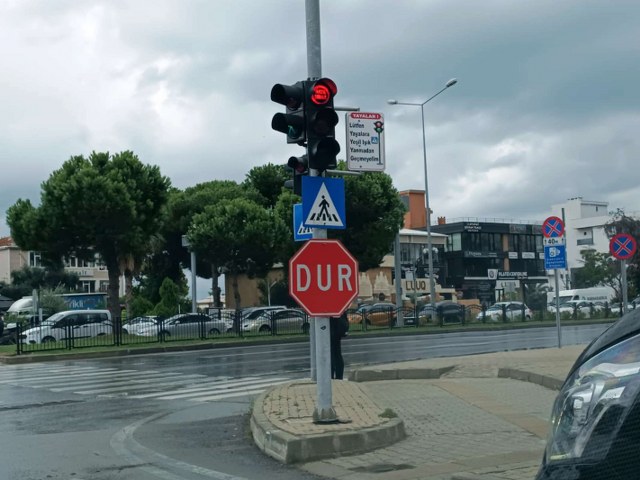 Samsun'dan İsrail'e kırmızı ışık: Trafik lambaları 'Özgür Filistin' diye yanıyor