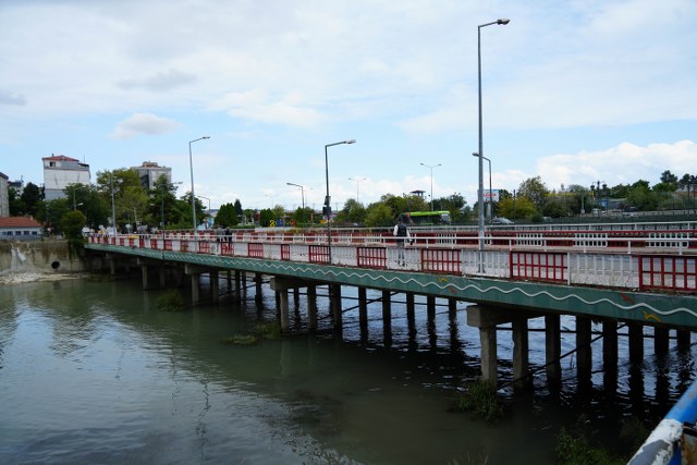 Samsun’da Mert Irmağı üzerindeki köprü kapatıldı