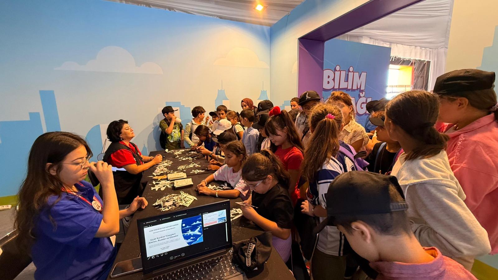 İbrahim Sandıkçı TEKNOFEST İstanbul'da gençlerle buluştu