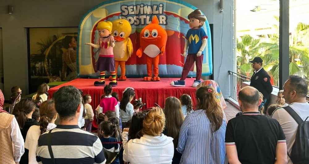 Samsun Lovelet Outlet AVM'de çocuklara müzik resitali