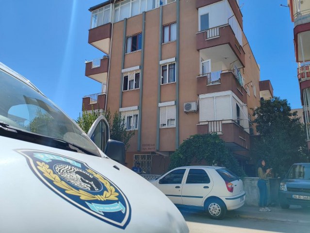 Ölen babasının cansız bedeniyle 3 gün boyunca aynı evde yaşadı