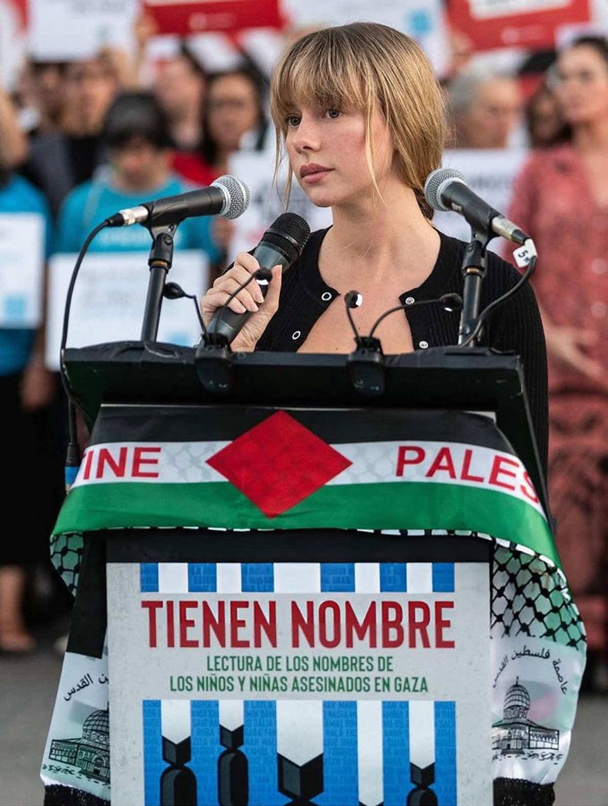 Ünlü oyuncu Ester Exposito, Filistinli çocuklar için eyleme katıldı