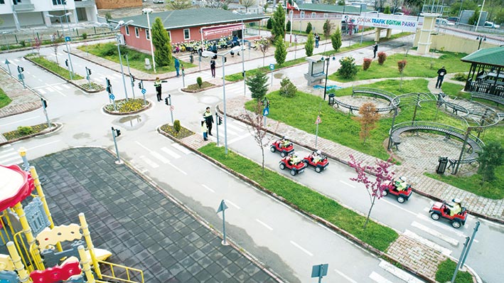 Çocuklara eğlenceli trafik eğitimi