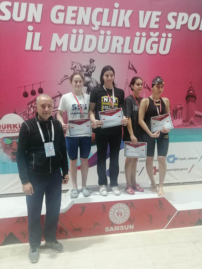 Havuzda şampiyonlar belli oldu