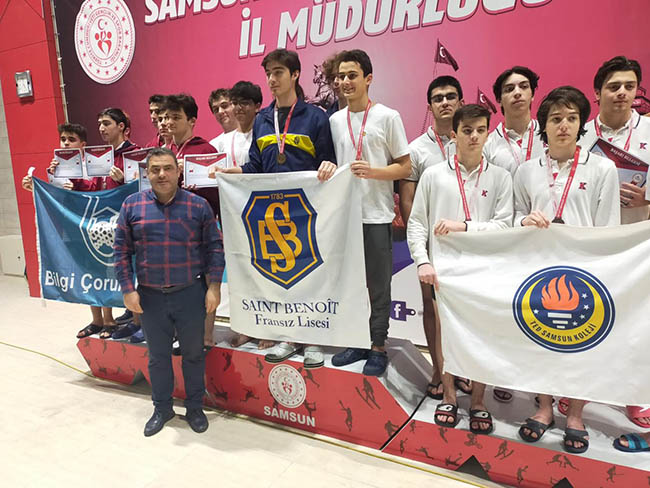 Havuzda şampiyonlar belli oldu