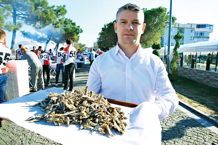 Atakum’da 10 tonun üstünde hamsi ikramı