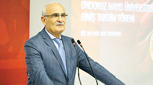 133 akademisyen cübbe giydi