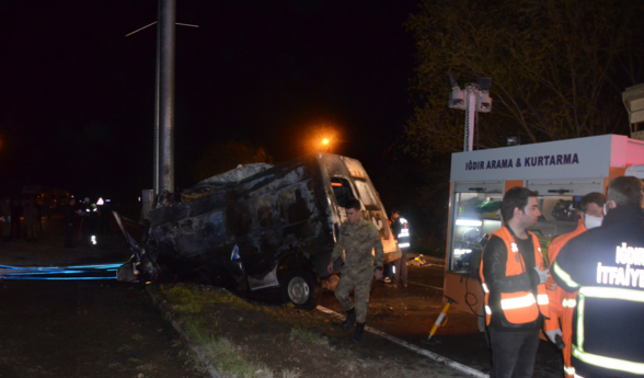 Iğdır'da feci kaza: 17 ölü 38 yaralı