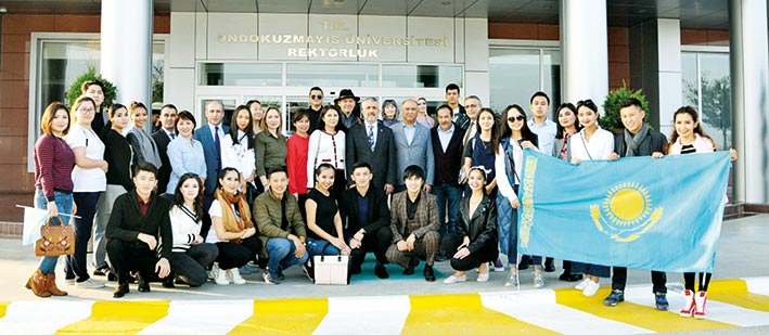 Kazak ekipten Bilgiç'e ziyaret