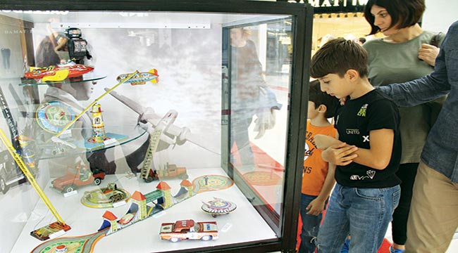 Sunay Akın'dan müjde!